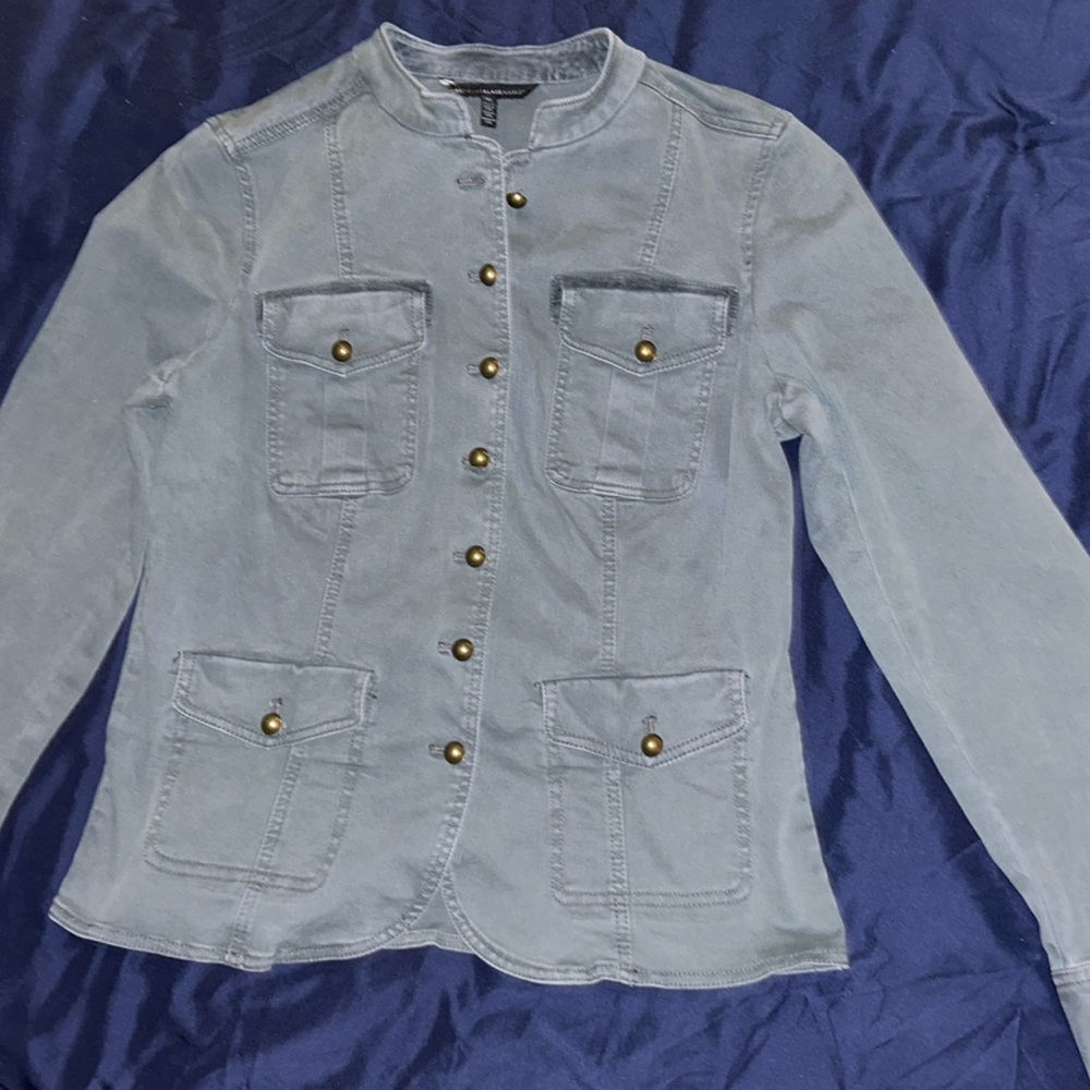 WHBM jacket lightly worn! Pet and smoke free home!!! This one is veryy versatile